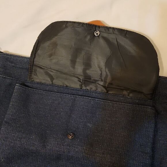 Guess convertible denim backpack. - Picture 5 of 7